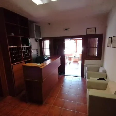 Mon Free Parking Ni